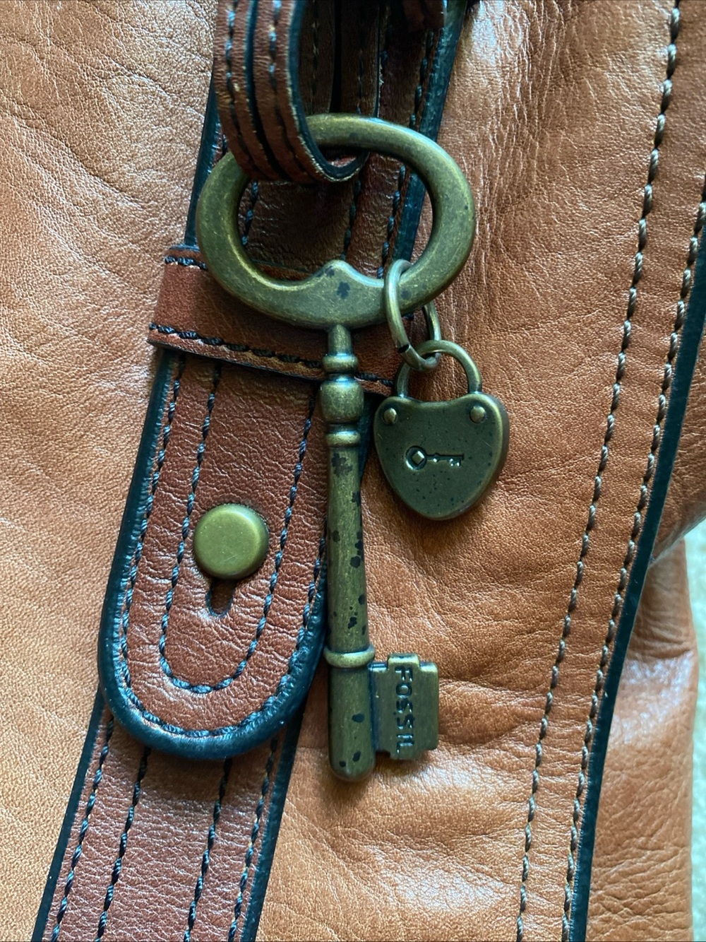 Fossil Large Brown Tote - Picture 7 of 7